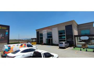 Comercial · 75m² · 2 Vagas · Sala Comercial para alugar em Alphaville de 75.00m² com 2 Garagens