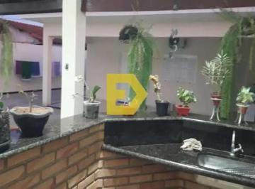 Casa · 184m² · 2 Quartos · 2 Vagas · Casa para venda em Centro de 184.00m² com 2 Quartos, 1 Suite e 2 Garagens