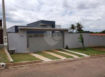 Casa · 226m² · 3 Quartos · 2 Vagas · Casa para venda em Bairro Inválido de 226.00m² com 3 Quartos, 1 Suite e 2 Garagens