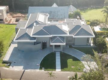 Casa · 437m² · 3 Quartos · 5 Vagas · Casa para venda em Caguassu de 437.00m² com 3 Quartos, 3 Suites e 5 Garagens