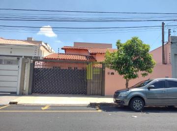 Casa · 230m² · 3 Quartos · 4 Vagas · Casa para alugar em Boa Vista de 230.00m² com 3 Quartos, 1 Suite e 4 Garagens