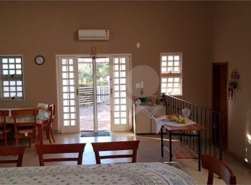 Casa · 750m² · 4 Quartos · 5 Vagas · Casa para venda em Centro de 750.00m² com 4 Quartos, 2 Suites e 5 Garagens