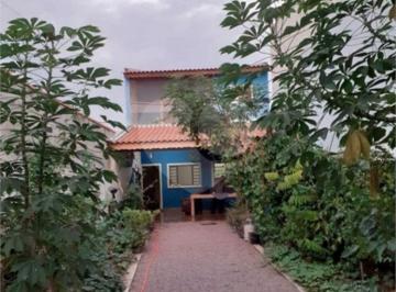 Casa · 84m² · 2 Quartos · 1 Vaga · Casa para venda em Bairro Inválido de 84.00m² com 2 Quartos e 1 Garagem