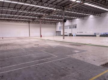 Comercial · 2895m² · 12 Vagas · Galpão / Depósito / Armazém para alugar em Centro de 2895.00m² com 12 Garagens