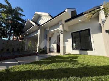 Apartamento · 194m² · 2 Quartos · 4 Vagas · Casa nova para venda com uma suíte e mais dois quartos, Jardim Gisela, TOLEDO - PR