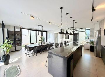 Casa com 3 Suites à venda, 180 m² - Condomínio Royal Maison - Londrina · Casa com 3 Suites à venda, 180 m² por R$ 1.980.000 - Condomínio Royal Maison - Londrina/PR