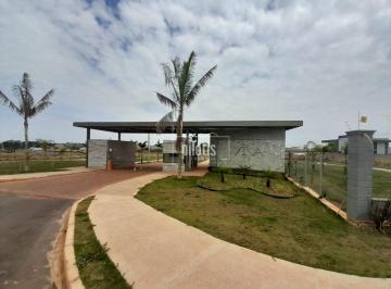 Terreno · 490m² · Lote escriturado no Condomínio Parque Vivá!