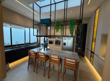 Casa de 4 quartos, Vicente Pires · Realize seu Sonho: Casa 4 Suítes com Piscina e Lazer em Vicente Pires