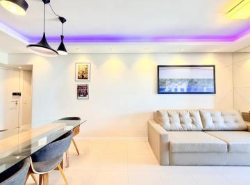 Apartamento de 2 quartos, Curitiba · Apartamento agua verde, 2 dorm. 1 suíte, 71 m² priv. andar alto, ensolarado, mobiliado, 2 vagas.
