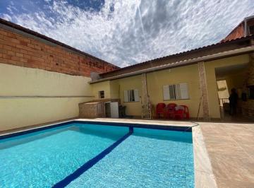 Casa de 2 quartos, Itanhaém · Casa na praia com piscina e área gourmet em Itanhaém.