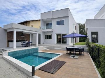 Casa · 302m² · 5 Quartos · Exclusividade e elegância com vista inesquecível em Angra dos Reis