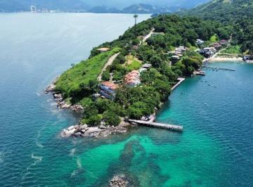 Casa · 200m² · 3 Quartos · Exclusividade completa com vista deslumbrante para a praia em Angra dos Reis