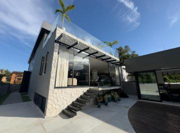 Casa · 1m² · 6 Quartos · 5 Vagas · Sua vida de luxo começa aqui, no coração do Porto Marina Bracuhy