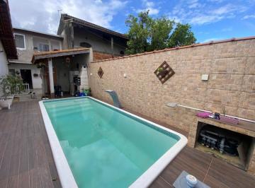 Casa de 2 quartos, Itanhaém · Casa com 2 quartos e piscina em Itanhaém.