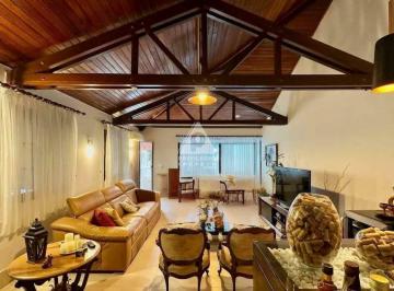 Casa · 297m² · 4 Quartos · 1 Vaga · Amplo Imóvel à Venda em Botafogo – Conforto, Exclusividade e Excelente Localização
