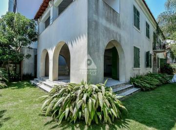 Casa · 439m² · 4 Quartos · 2 Vagas · Já pensou em morar em uma casa de cenário de filme premiada com Oscar em 2024? Composta de 4 quartos