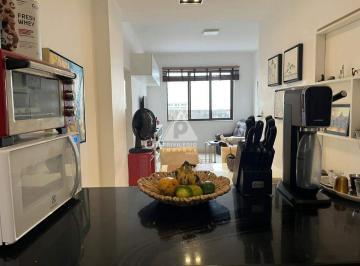 Apartamento · 72m² · 2 Quartos · Excelente apartamento de dois quartos, todo reformado, no Humaitá.