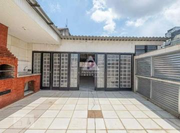 Casa · 215m² · 3 Quartos · Casa Duplex com Varanda, Churrasqueira e Cozinha Americana – Próxima ao Metrô!