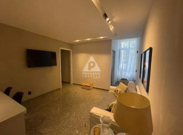 Apartamento · 62m² · 2 Quartos · Apartamento 2 quartos, todo reformado e porteira fechada.