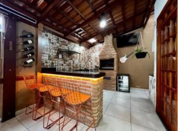 Casa de 2 quartos, Santos · Amplo Imóvel na Aparecida – 170m², 2 Quartos, 2 Vagas e Churrasqueira!