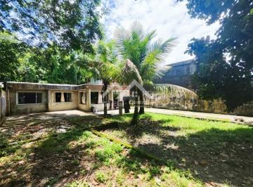 Casa · 360m² · 2 Quartos · 5 Vagas · 
                                Casa em Peruíbe
                            
