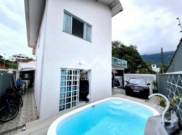 Casa · 168m² · 3 Quartos · 2 Vagas · Sobrado no Centro de Peruíbe