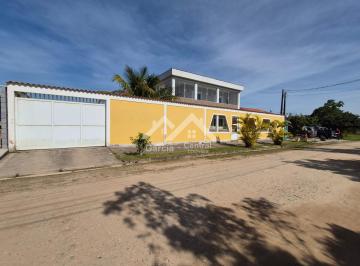 Casa · 530m² · 4 Quartos · 6 Vagas · 
                                Sobrado com Piscina em Peruíbe
                            