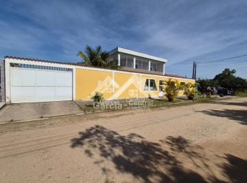 Casa · 530m² · 4 Quartos · 6 Vagas · Sobrado com Piscina em Peruíbe