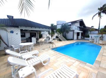 Casa · 355m² · 4 Quartos · 1 Vaga · Sobrado com piscina em Peruíbe