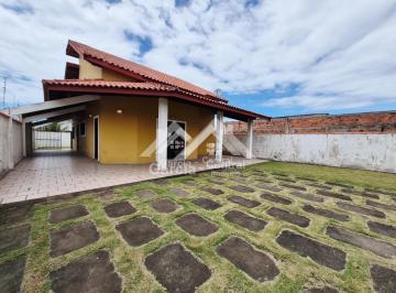 Casa · 230m² · 3 Quartos · 4 Vagas · Casa em Peruíbe