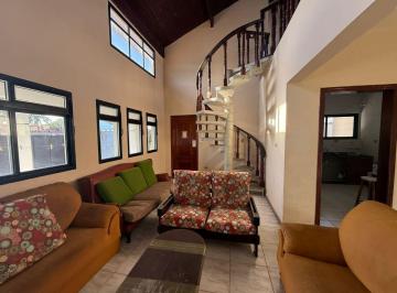 Casa de 5 quartos, Peruíbe · Casa com05 dormitórios para Venda, Peruíbe / SP. Possui espaço para piscina