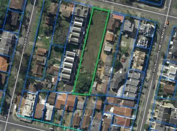 Terreno , Curitiba · Terreno à venda no Bom Retiro - 1791m² - 18,2m de testada - ZR2 - R$ 3.000.000,0