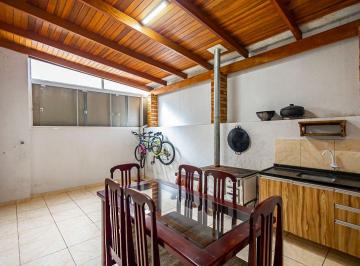 Casa de 3 quartos, Curitiba · Sobrado com 3 quartos, 2 vagas, Santa Felicidade – Curitiba
