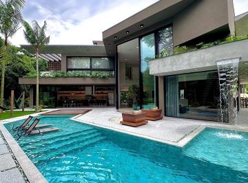 Casa de 6 quartos, Senador Canedo · Casa de Alto Padrão com Arquitetura Moderna e Ambientes Amplos