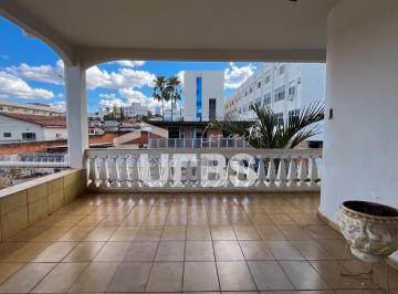 Casa · 321m² · 4 Quartos · Casa Residencial no setor Sul