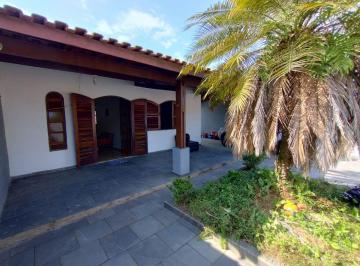 Casa de 2 quartos, Itanhaém · Casa com 2 quartos e área gourmet em Itanhaém.