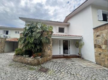 Casa · 180m² · 4 Quartos · Refúgio exclusivo com lazer privativo em Angra dos Reis