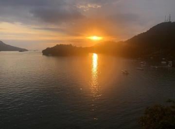 Apartamento · 200m² · 3 Quartos · Cobertura exclusiva em Angra dos Reis: luxo e vista incomparável para o mar