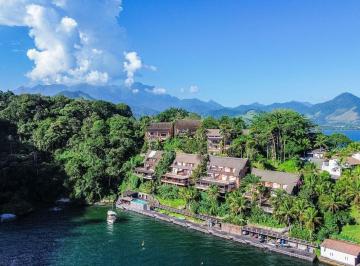 Casa · 249m² · 4 Quartos · 2 Vagas · Casa de Luxo no Condomínio Porto Maui: Exclusividade e Vista Mar em Angra dos Reis