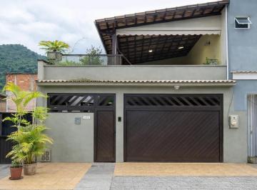 Casa · 219m² · 3 Quartos · Casa com 3 dormitórios à venda, 219 m² por R$ 795.000,00 - Village - Angra dos Reis/RJ