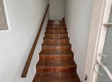 Casa · 3 Quartos · OPORTUNIDADE ! CASA SOBRE LOJA COM OTIMA LOCALIZAÇÃO