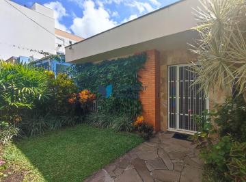 Casa · 172m² · 3 Quartos · 3 Vagas · Casa espaçosa e semi-mobiliada no Bairro Partenon