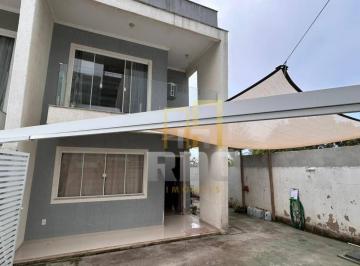 9a4061db4a8a18550dd8fc638b6d93be795372d0 · Casa triplex com 3 quartos e terraço gourmet, pertinho da praia, com preço de ocasião no bairro Coli