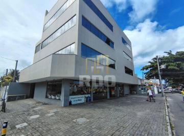 f07d6b908ff5baa76c67f225f2b8a8941dd1b407 · Sala no Centro de Rio das Ostras com 40m², localização top!