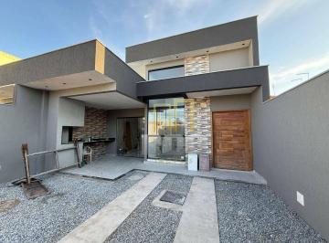 75ec24c2ef965780ba27e2eefd8608667ac5c48b · Linda Casa de 3 quartos com piscina e churrasqueira no Village