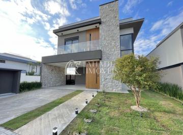 Casa de 3 quartos, Mogi das Cruzes · Casa maravilhosa disponível para venda no Mosaico Essence com elevador e piscina.