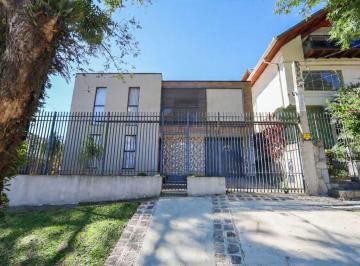 Casa de 3 quartos, Curitiba · Não geminada, 03 suítes, próximo Barigui