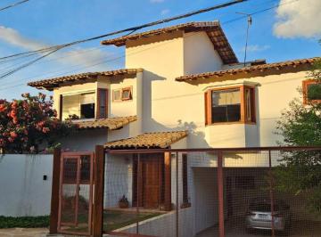 Casa de 4 quartos, Brasília · Raridade! Maravilhosa casa de condomínio em terreno de 1600m²