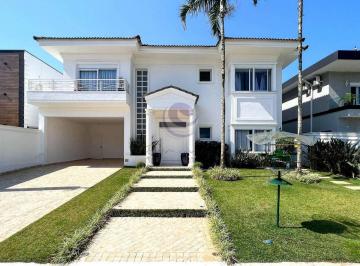 Casa · 5 Quartos · 4 Vagas · Villa Peralta — Um Novo Ritmo de Vida, o Ano Inteiro no Jardim Acapulco.