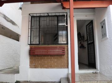 Casa · 75m² · 2 Quartos · 1 Vaga · Casa à venda - em Irajá